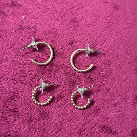 2 pair Gold Trendy Francesca's Earrings - Picture 5 of 6